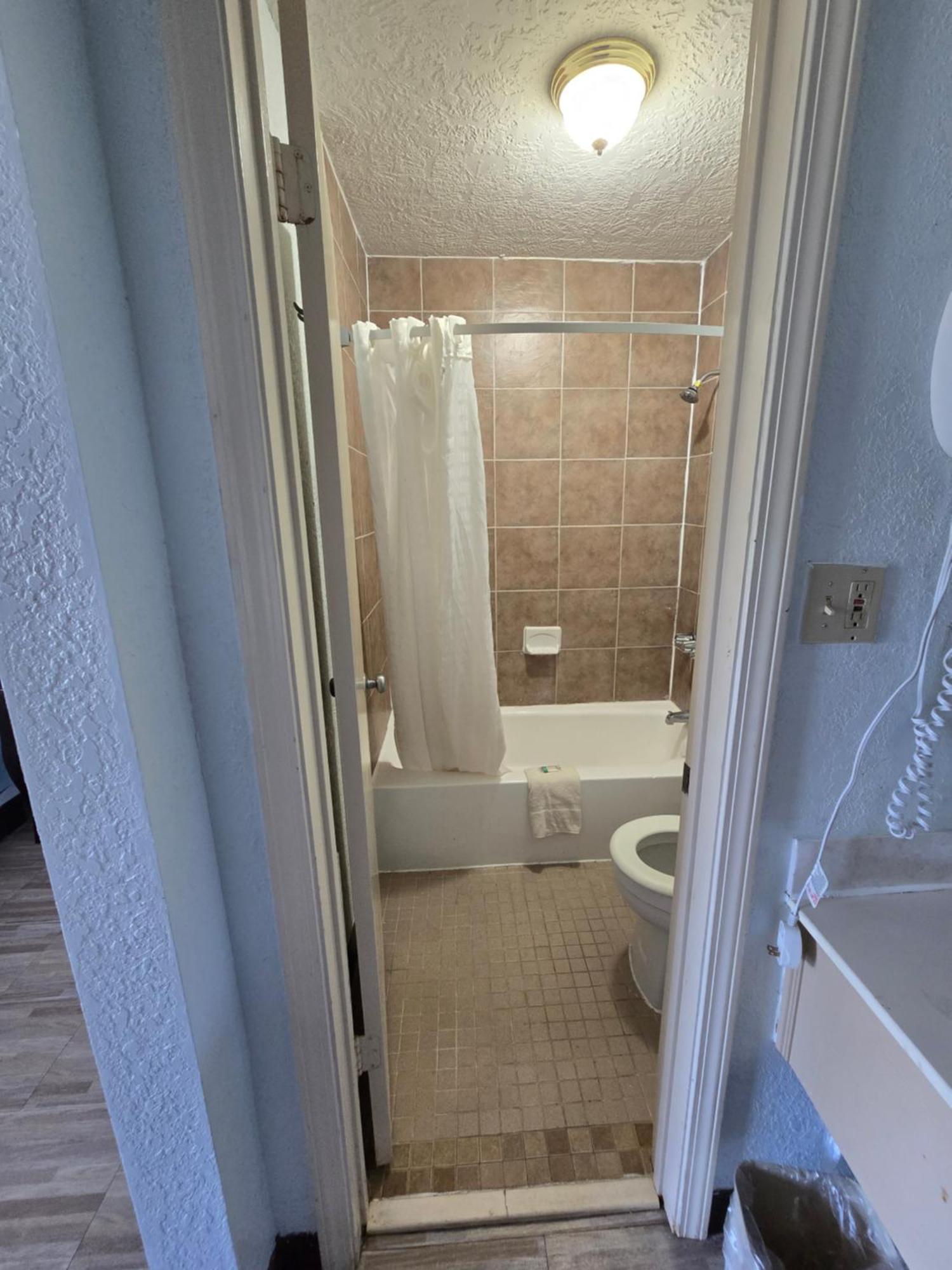 Best Price Motel & Suites Orange Exterior photo