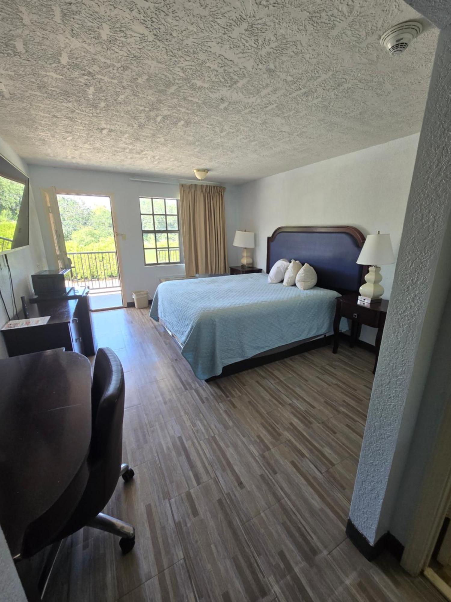 Best Price Motel & Suites Orange Exterior photo